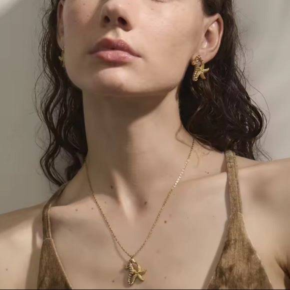 Seahorse Starfish Crystal 18K Gold Stainless Steel Waterproof Jewelry Set - Picture 6 of 16